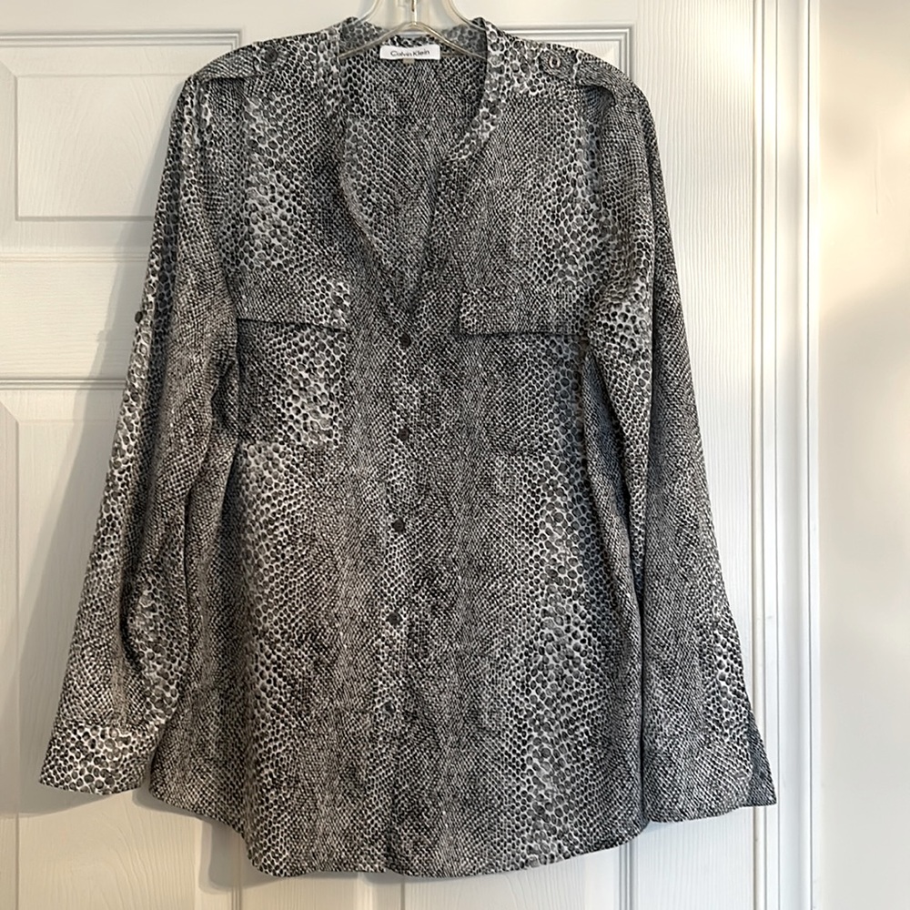 Calvin Klein Animal Print Long Sleeve Button Down Blouse Sz M
